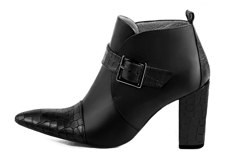 Satin black women's ankle boots with buckles at the front. Tapered toe. High block heels. Profile view - Florence KOOIJMAN